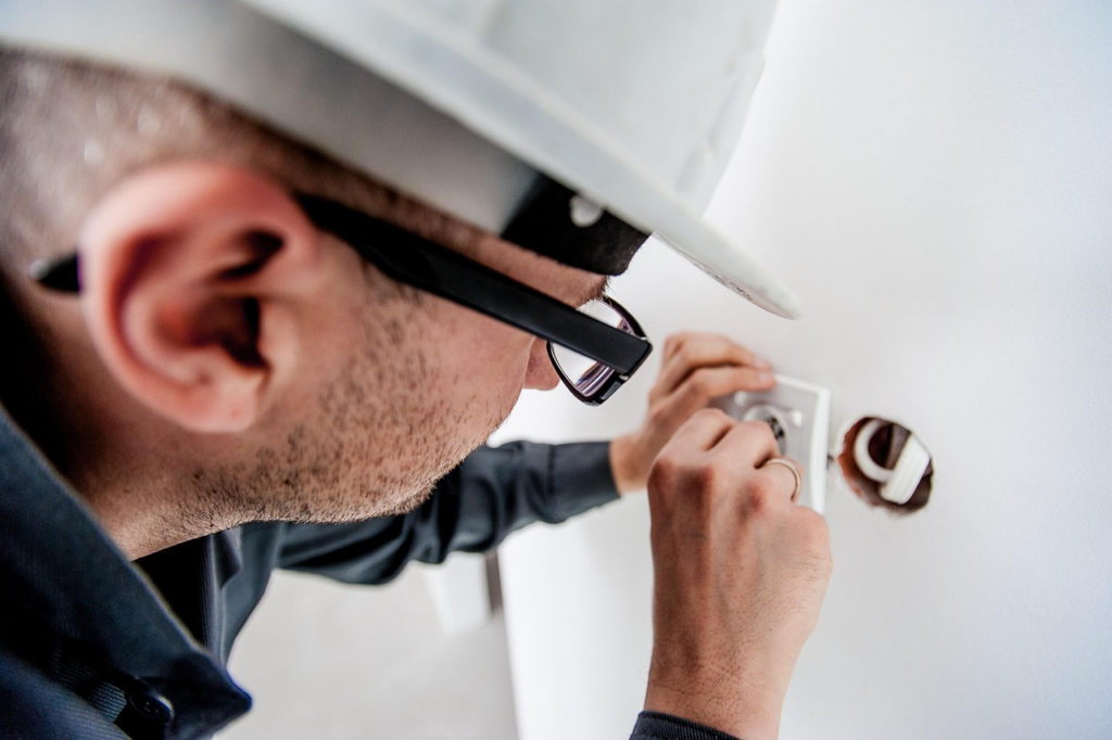 Elektronotdienst oder Elektriker